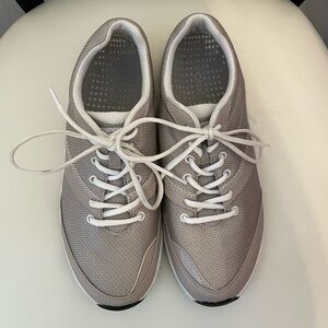 Vionic Kona Sneakers